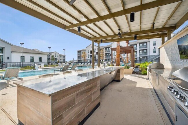 Building Photo - 945 Blakey Ln