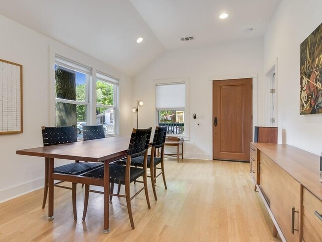 Building Photo - 1313 Garden St