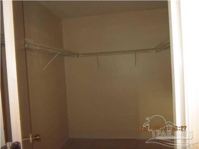 Building Photo - 3428 Riverside Dr