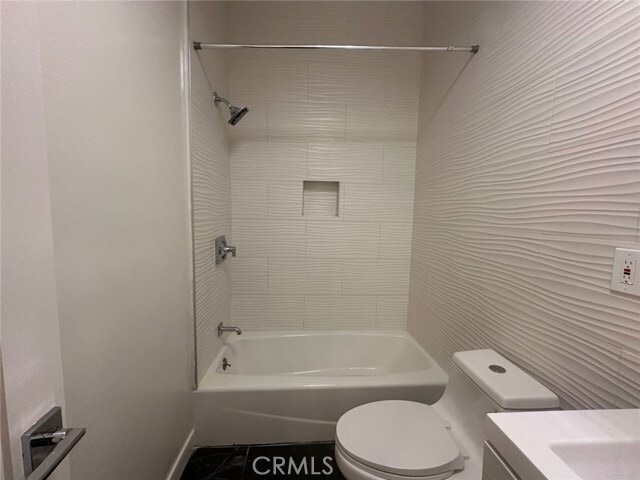 Building Photo - 2626 Cloverfield Blvd