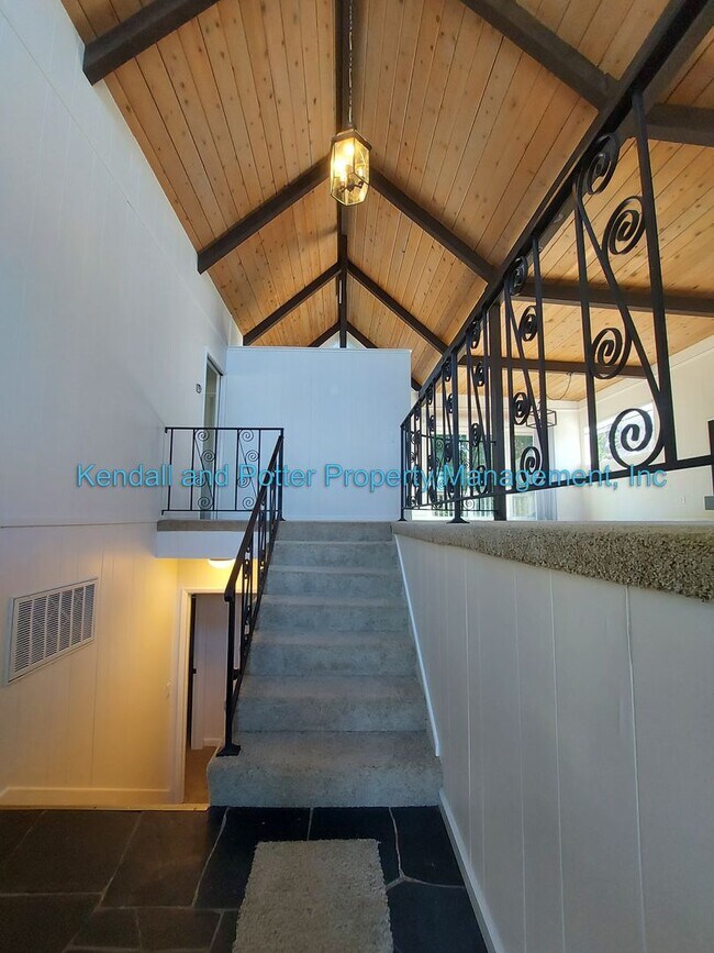 Building Photo - Spacious 4 Bedroom House In Beautiful Aptos!