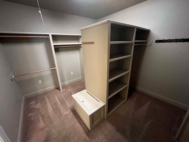Building Photo - 3995 Water Oak Dr