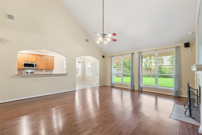 Building Photo - 25727 Shady Spruce Ln