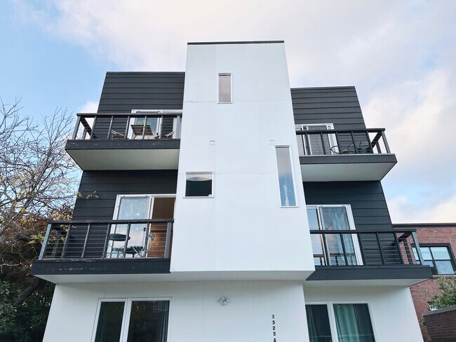 Building Photo - 1525 NW 60th St