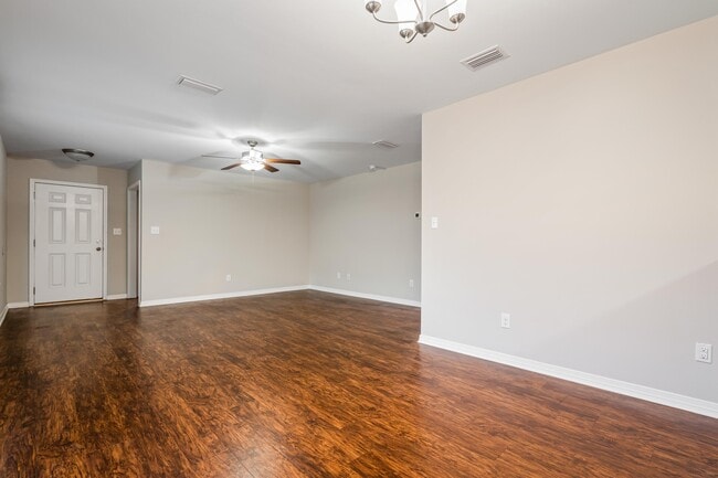 Building Photo - 3836 Chesterfield Ln