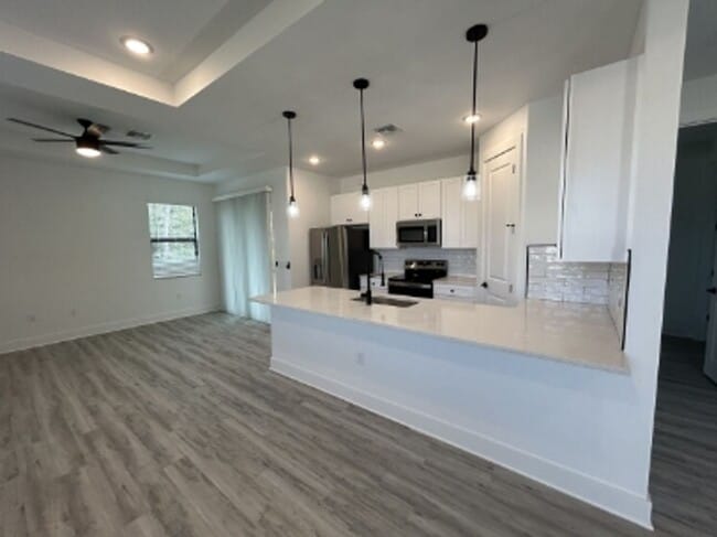 Building Photo - 1234 Oceanic Rd