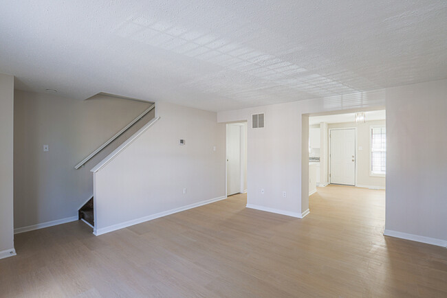 Building Photo - Beautiful 3 Bedroom Home with 2.5 Bathrooms