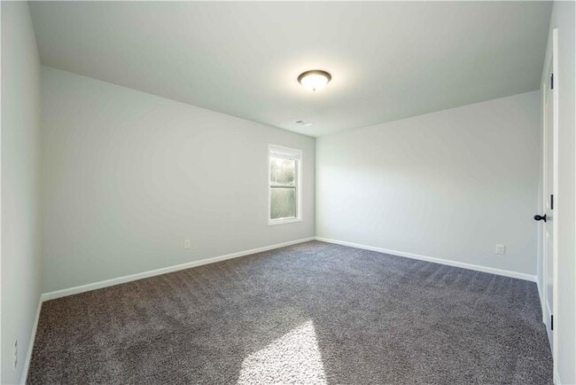 Building Photo - 5875 Chestnut Dr