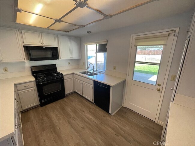 Building Photo - 21333 E Venton St