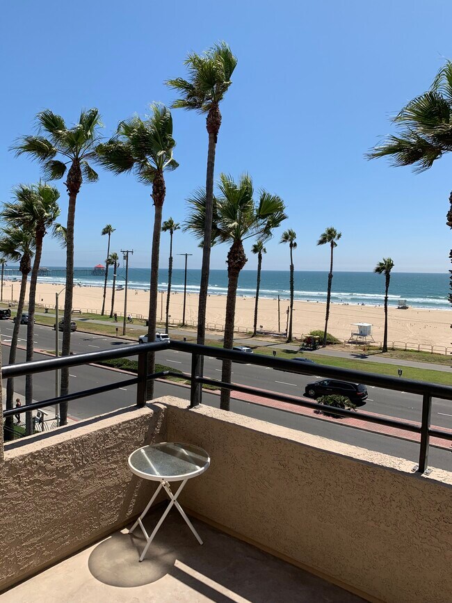 Building Photo - 1200 Pacific Coast Hwy