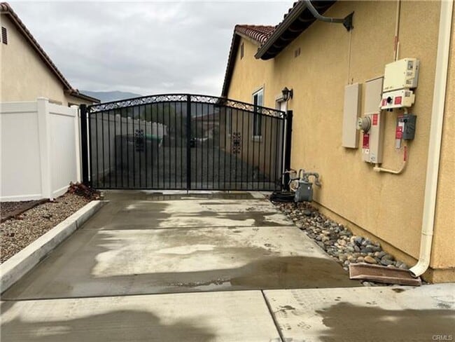 Building Photo - One-of-a-kind single-story home