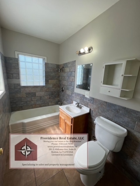 Building Photo - 403 Everett St