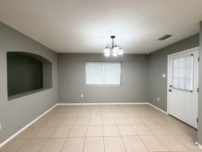 Building Photo - 11111 Revilla Dr