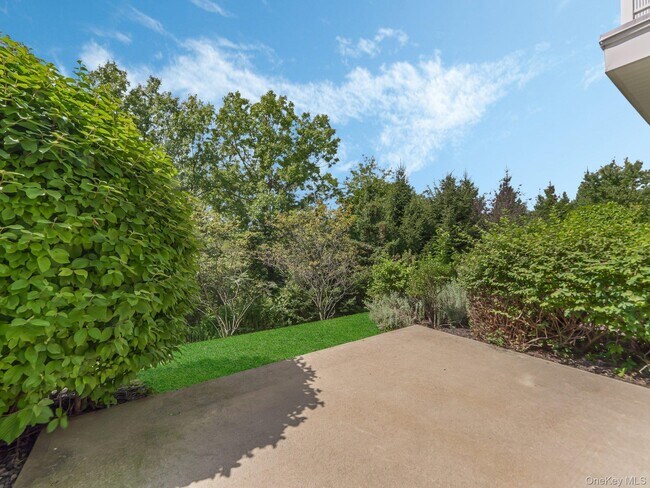 Building Photo - 1115 Balsam Dr