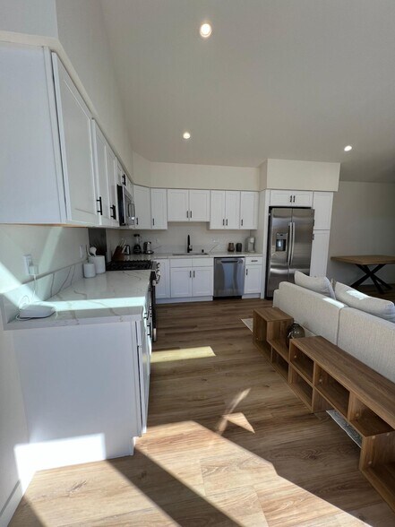 Building Photo - 233 Ashland Ave