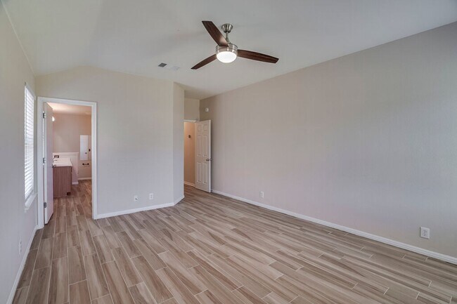Building Photo - 1013 Lantana Ln