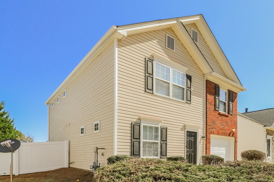 Building Photo - 141 Oak Grove Pl