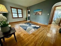 Building Photo - 4 Bed, 1.5 Bath Home for Rent in Waterloo ...