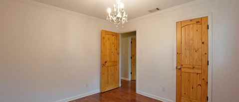 Building Photo - 212 Linda Ln