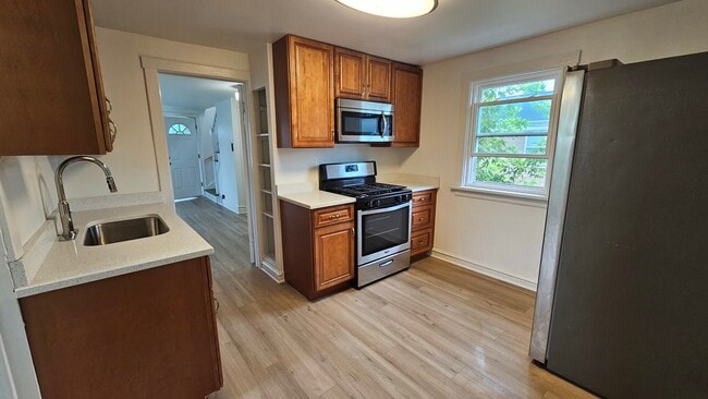 Building Photo - 3244 N Osceola Ave