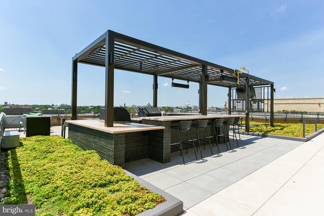 Building Photo - 901 H St NE