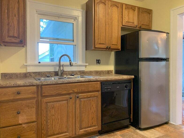 Kitchen - 1444 33rd St