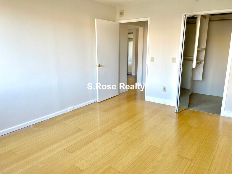 Building Photo - 1731 Beacon St