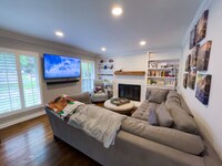 Building Photo - 807 Cardova Dr NE