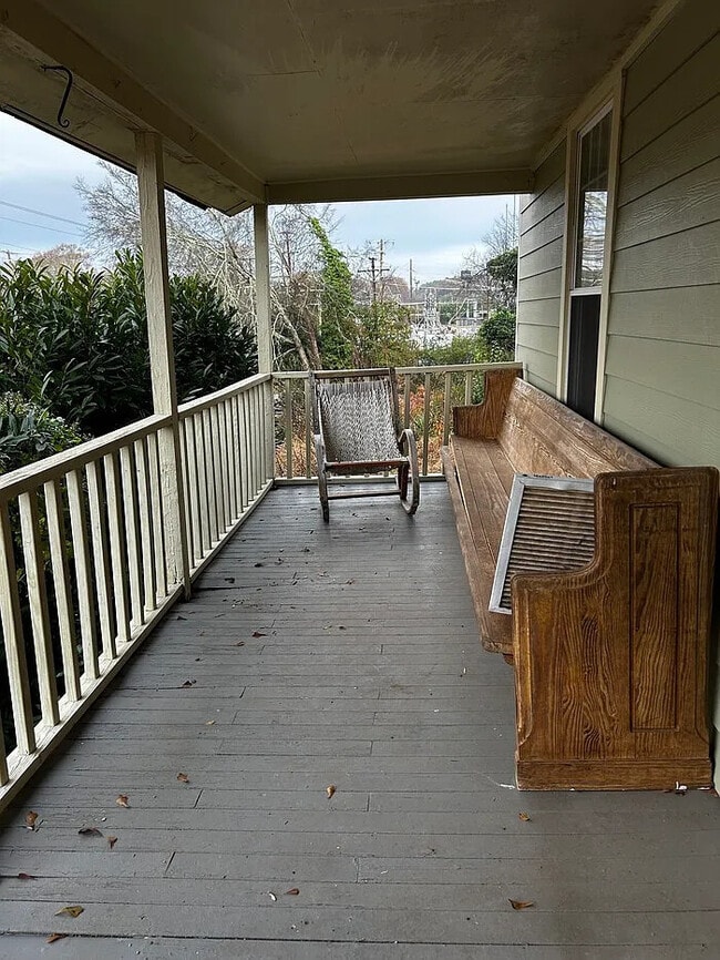 Building Photo - 2 Bedroom 2 Bathroom