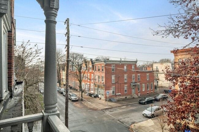 Building Photo - 1531 Green St