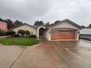 Building Photo - Executive Rental