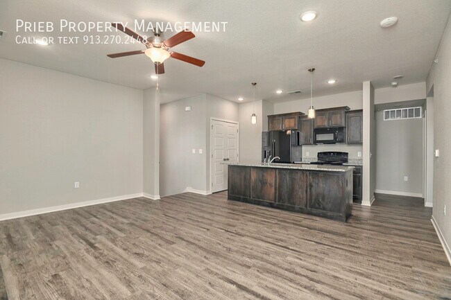 Building Photo - 12321 S Chelsea St