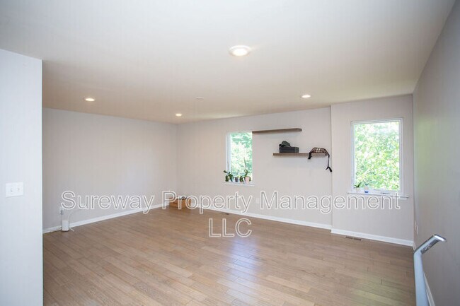 Building Photo - 6 Regency Ct