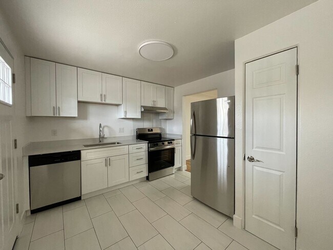 Building Photo - 762 Vrain St