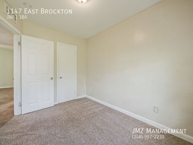 Building Photo - 1147 East Brockton-