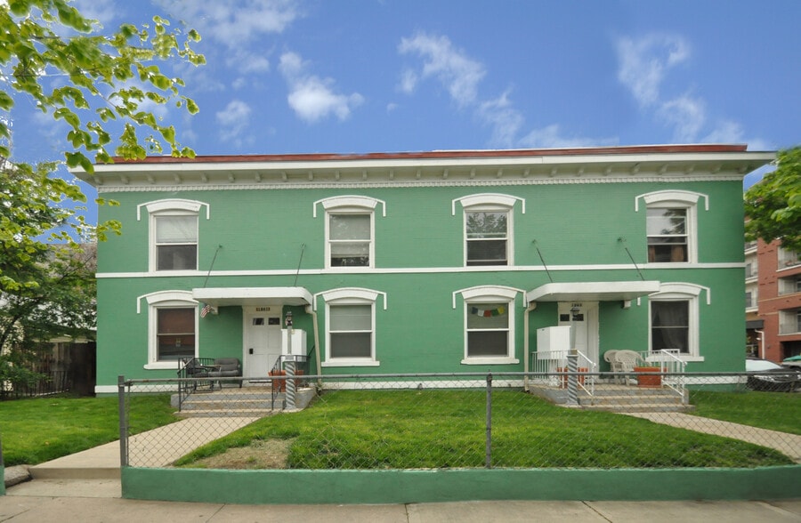Turn of century building - 1861-1863 Clarkson St