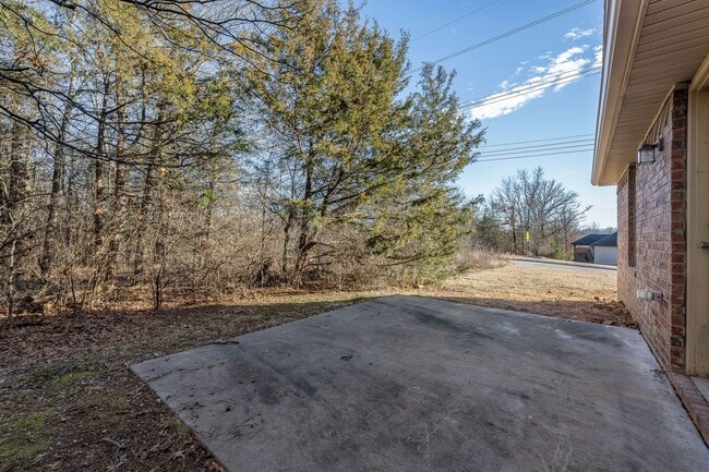 Building Photo - Charming 3BR, 2.5BA Rental Home with Moder...