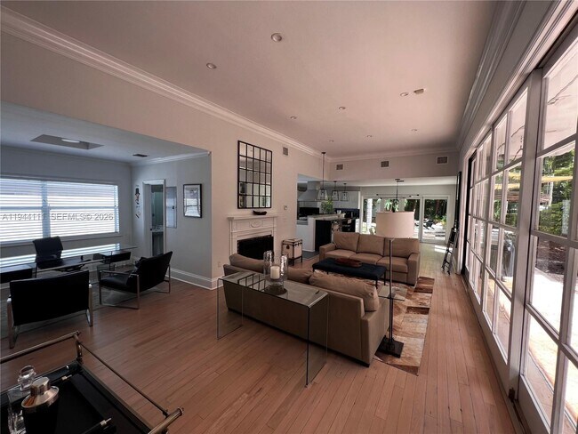 Building Photo - 2301 S Miami Ave