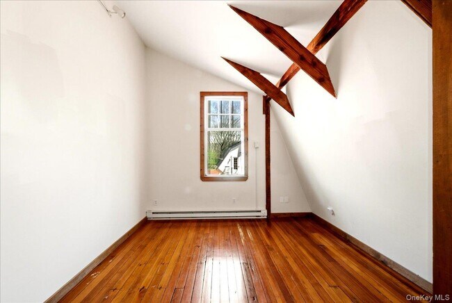 Building Photo - 175 Goldens Bridge Rd