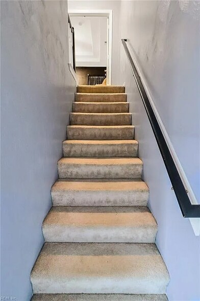 Building Photo - 5473 Kiawah Ct