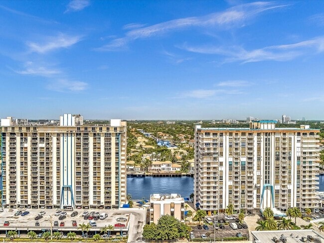 Building Photo - 1600 S Ocean Dr