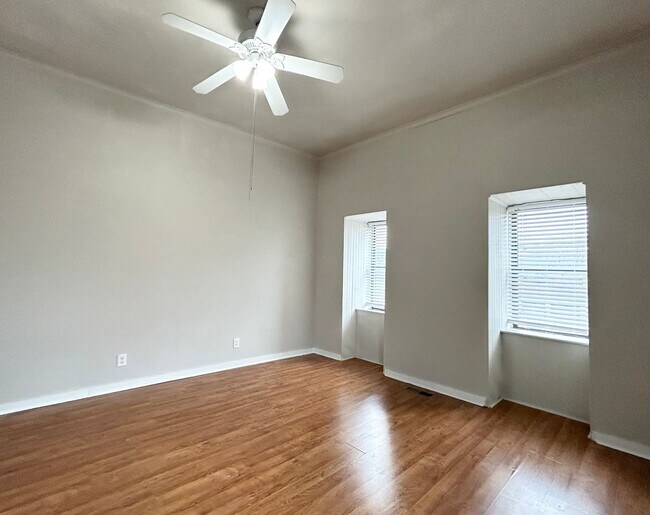 Building Photo - 2300 S 9th St