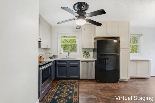 Building Photo - West Asheville 3BR with Fenced Yard & Bonus Room