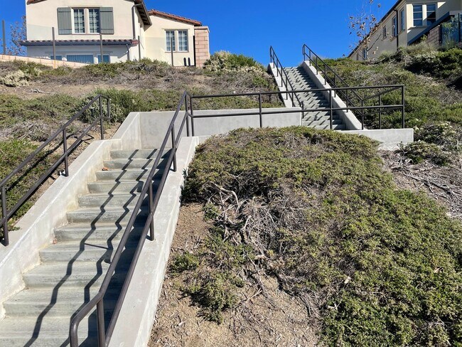 Building Photo - 3 bd/3.5 Ba Sea Summit Panoramic Ocean View Home in San Clemente!