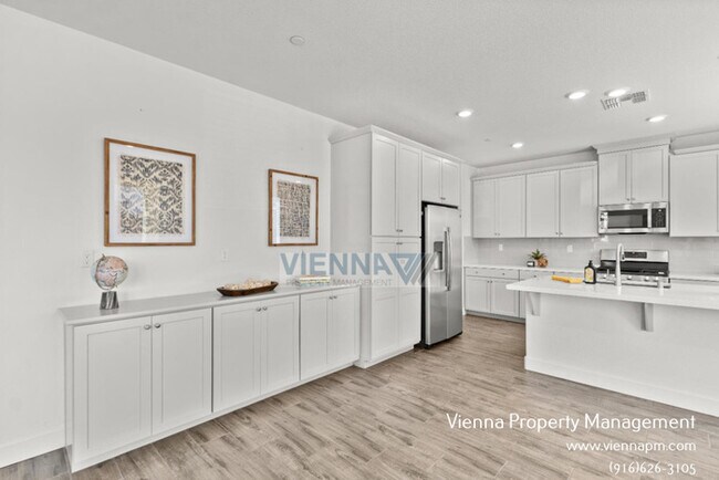 Building Photo - 6000 Waddington Wy