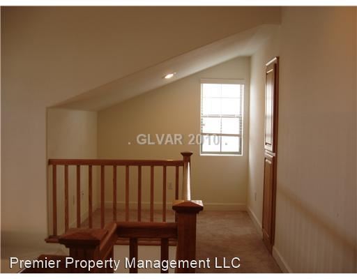 Building Photo - 3 br, 2.5 bath House - 139 Tilbury Ave*