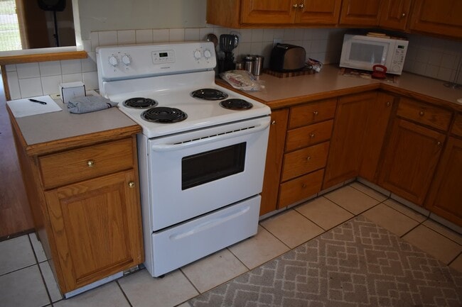 Building Photo - 4735 Redstone Dr