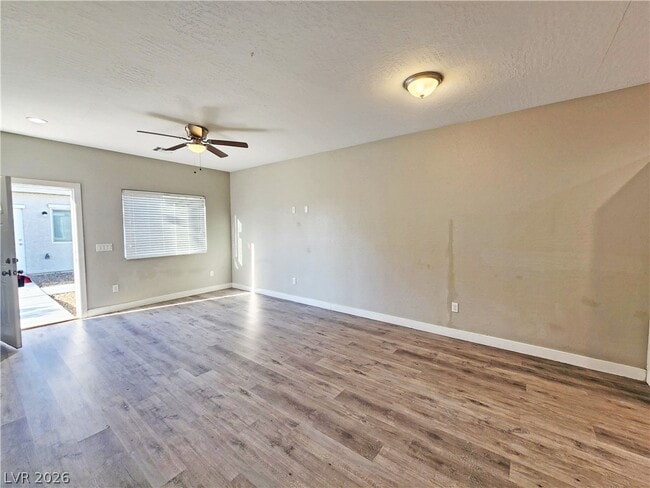 Building Photo - 1121 Sixshooter Ave