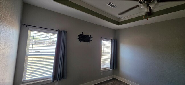 Building Photo - 511 Captain Stockton St