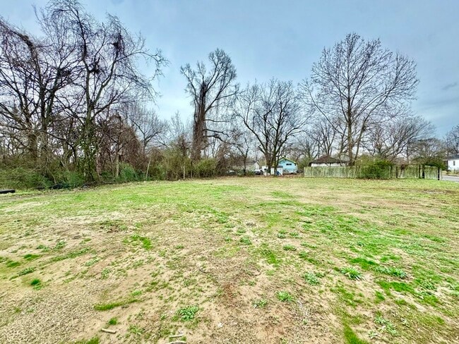 Building Photo - 581 Gilleas Rd